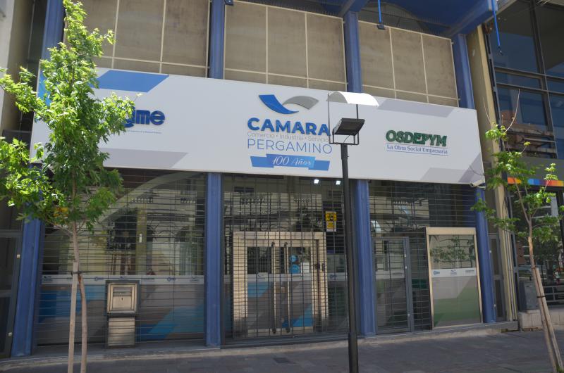 La C�mara de Comercio local rechazó las restricciones decretadas y afirmó- Sí a trabajar con protocolos