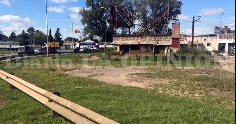 Promesas incumplidas y desidia hacen del Segundo Cruce un sector en ruinas