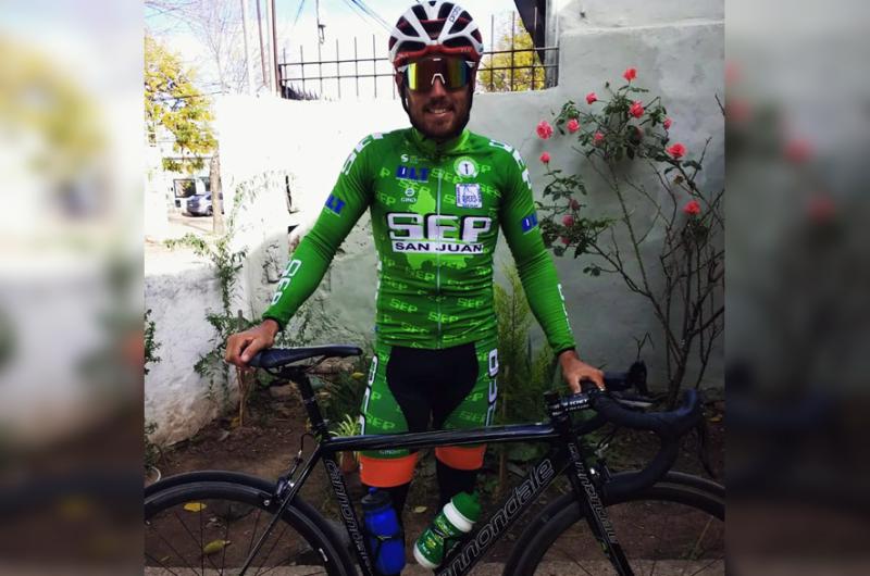 Marcos León Rodríguez con la indumentaria de su nuevo equipo- el SEP de San Juan 
