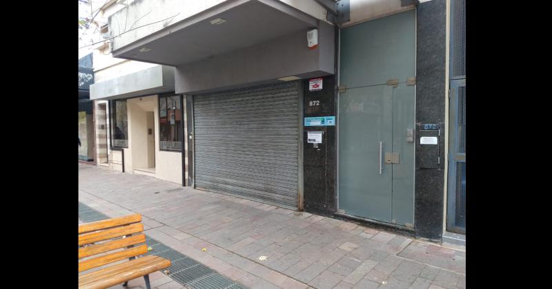 La sede de Arba en Pergamino en San Nicol�s 872 con el cartel en su frente