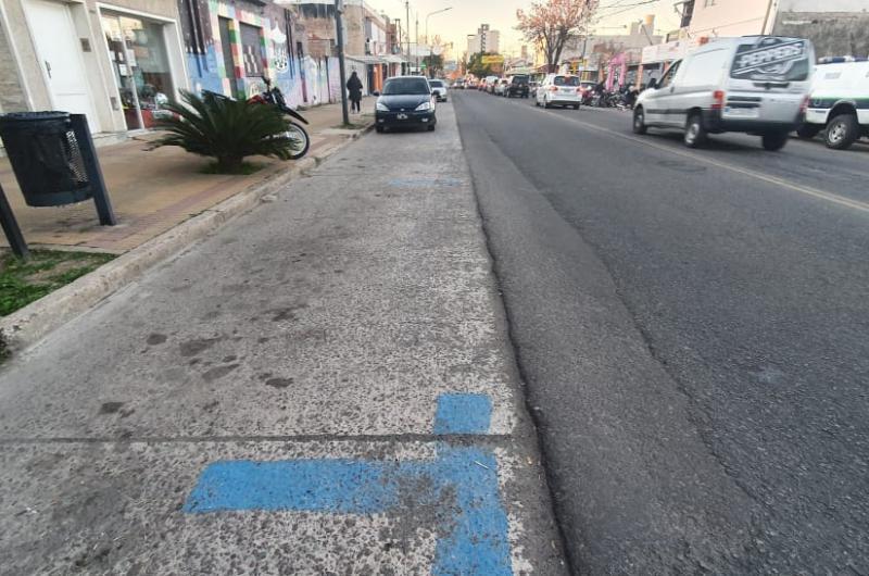 Juan B Justo se convirtió en la primera arteria no céntrica en la que se debe abonar un canon para estacionar vehículos