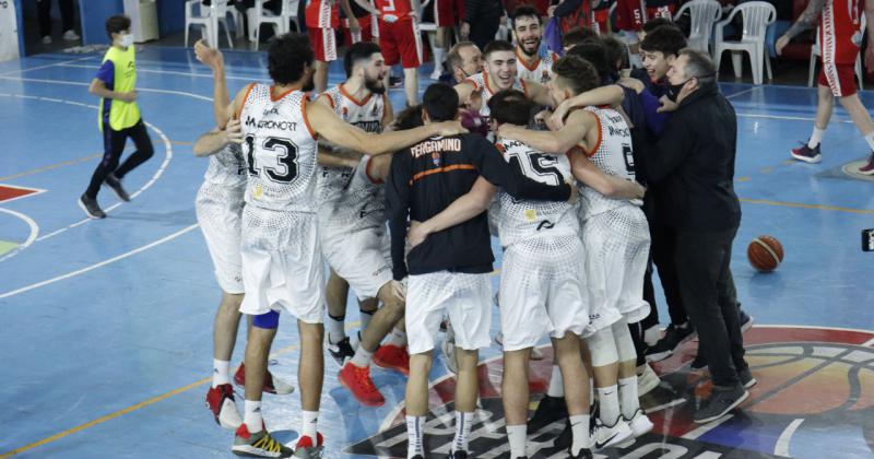 Pergamino B�squet festeja la clasificación al Final Four