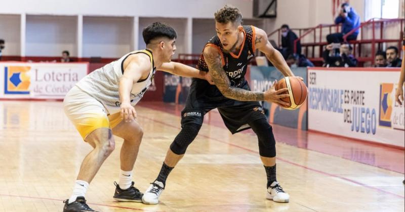 Mateo Bolívar fue la figura de Pergamino B�squet en el triunfo ante Comunicaciones de Mercedes