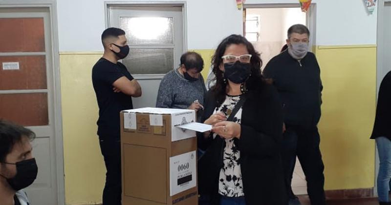 Leticia Conti resaltó la importancia de votar y concurrir con paciencia y predisposición