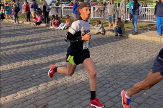 Marcos Misiewicz logró una sobresaliente performance en Rosario e ir� por m�s en el Maratón de Buenos Aires