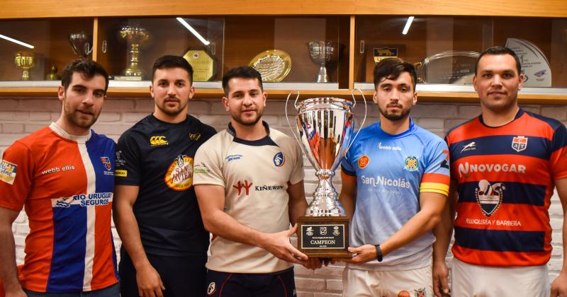 En la presentación del Torneo Regional del Litoral estuvieron los capitanes de cada club entre ellos Francisco Malandra del lobo