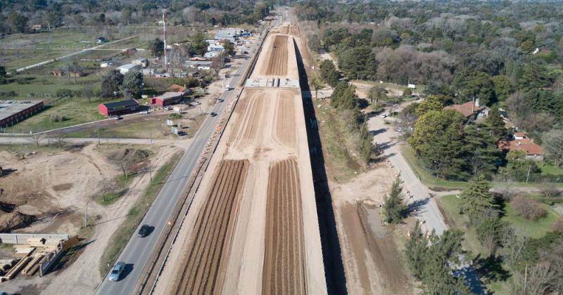 En el transcurso de la semana hubo distintas recorridas por rutas en obra y el viernes fue el turno de la autopista Nº 8