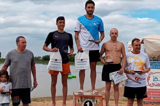 Patricio DOttavio a la izquierda durante la premiación de la general de caballeros
