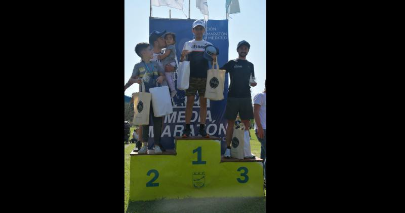 Jonatan Kriger Matías Vel�zquez y Juan Ansio el podio de la general