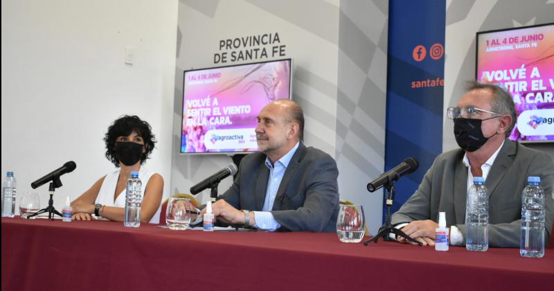 Rosana Nardi Omar Perotti y Daniel Costamagna durante el anuncio 