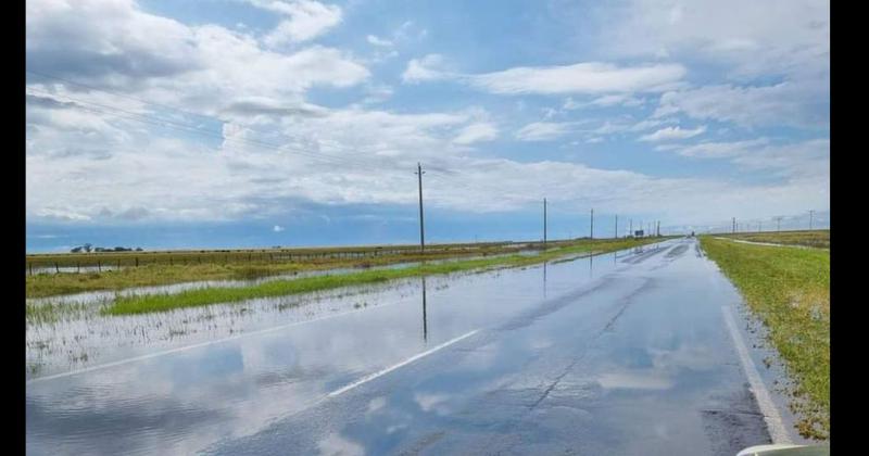 Un tramo de la Ruta Nacional Nº 7 se inundó