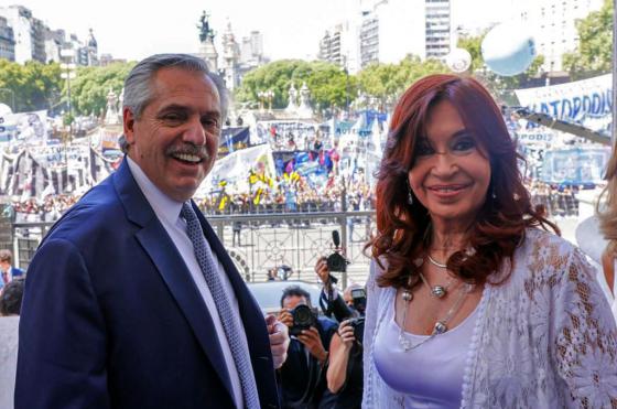 El presidente Alberto Fern�ndez y la vicepresidenta Cristina Fern�ndez salen del Congreso