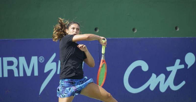 Julia Riera llegó a la segunda ronda en Salinas con un buen triunfo ante Jenna Defalco