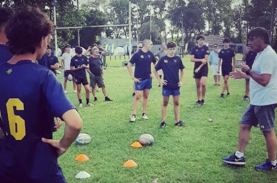 El mejor técnico de rugby del mundo en 2015 estuvo al frente de varios entrenamientos en Gimnasia