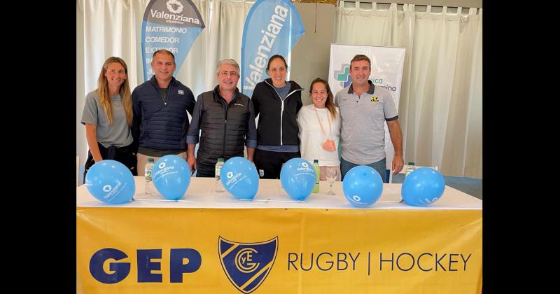 En una inolvidable jornada Gimnasia inauguroacute su cancha de hockey de ceacutesped sinteacutetico 