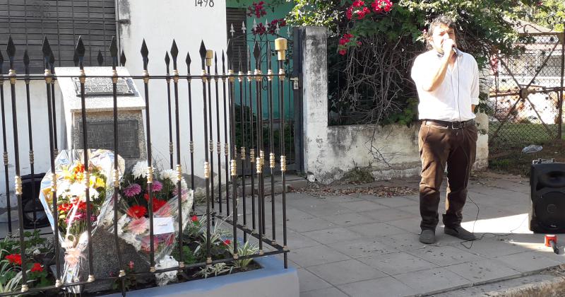  En el monolito que recuerda a Fernando Esquivel se ubicar�n ofrendas florales