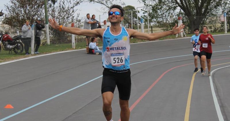 Luciano Dragi recorre los metros finales en la competencia disputada en Salto