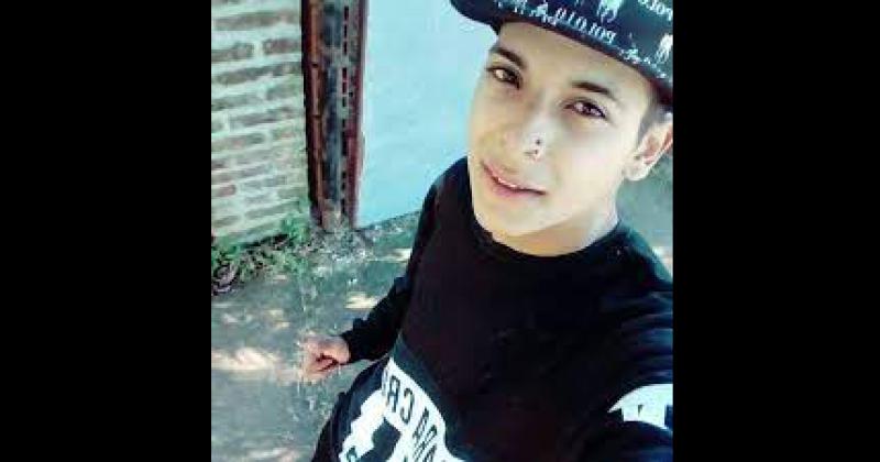 La víctima fue identificada por la Policía como Milton Valentino Arinella (19)