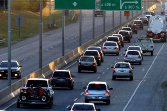 Intenso tr�nsito y demoras en rutas bonaerenses por el fin de semana largo