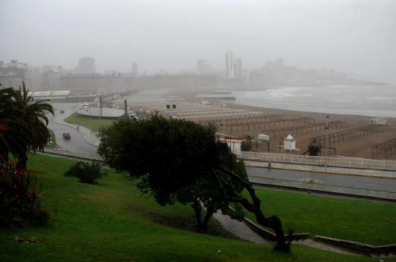 El alerta naranja incluye fuertes r�fagas de viento y abundante caída de agua