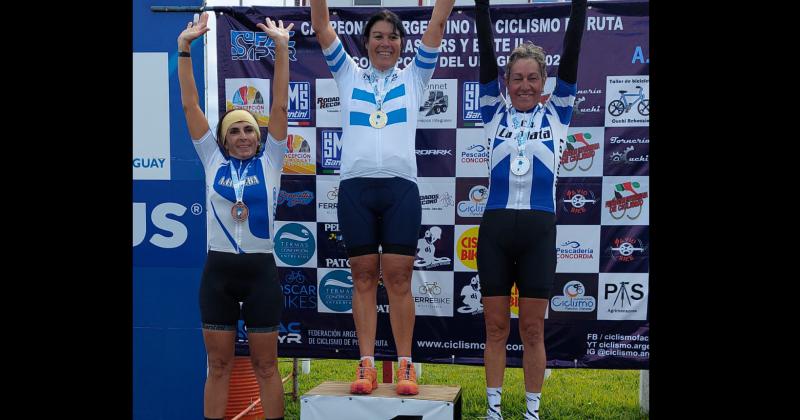 Marisa Gómez (a la izquierda) logró su segundo podio en Concepción del Uruguay