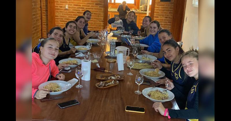 Con un almuerzo las chicas festejaron la clasificación a la Feliz