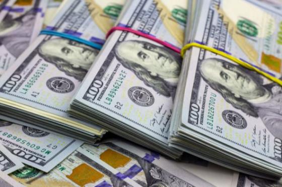 La brecha cambiaria con el blue se estiró al 1214-en-porciento- la m�s amplia desde octubre de 2020 cuando rozó el 150 por ciento