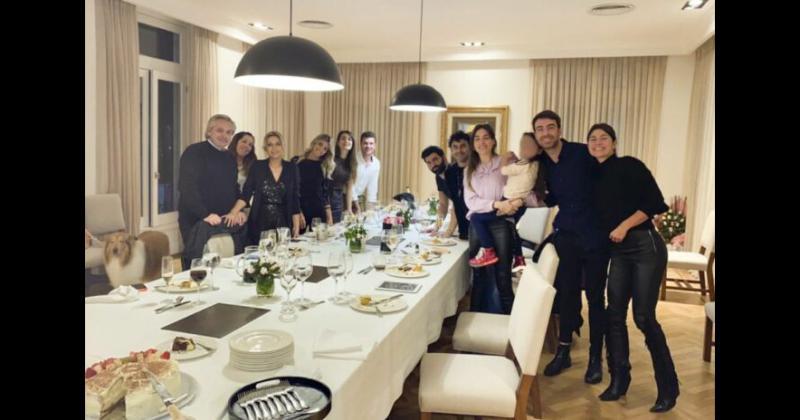 El 14 de julio de 2020 con la Argentina paralizada para reducir la cadena de contagios que causaron m�s de cien mil muertes por efecto de la pandemia Y�ñez celebró su cumpleaños con una cena a la que asistieron 11 personas