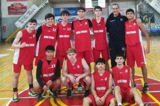 Uno de los cuatro equipo locales de basquetbol escolar que lograron clasificar a Mar del Plata en San Nicol�s