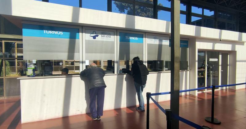 El nosocomio pidió disculpas a quienes hayan recurrido a esa línea para requerir su turno