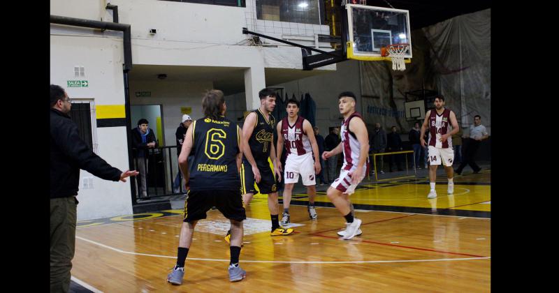 Comunicaciones venció a Sacachispas de Villa Constitución por 82 a 56