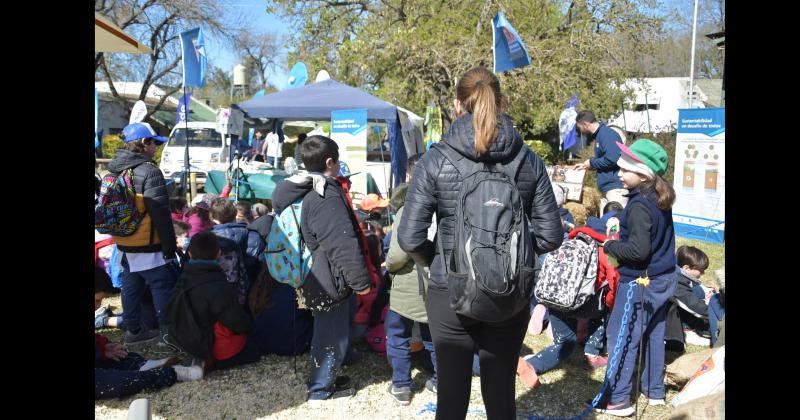 Las delegaciones escolares colmaron la muestra durante la mañana y parte de la tarde