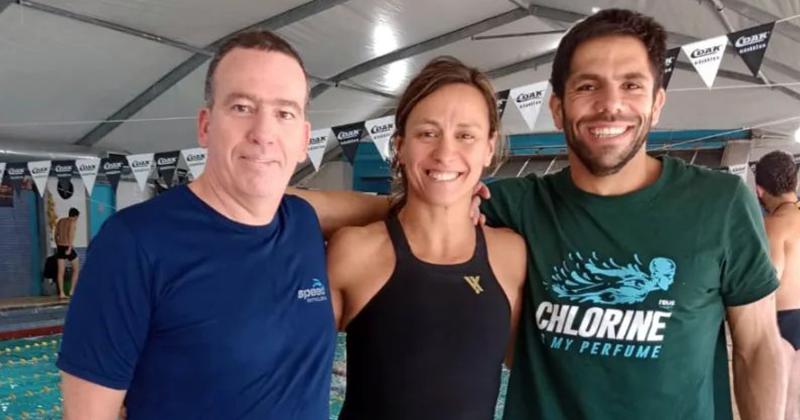 Los pergaminenses DOttavio y Teyssandier junto a Noelia Petti compañera de equipo en Ciudad del Nado