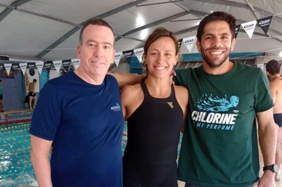 Los pergaminenses DOttavio y Teyssandier junto a Noelia Petti compañera de equipo en Ciudad del Nado