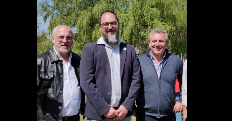 El titular de Luz y Fuerza Claudio Schiavoni Gastón Ghioni y Roberto Zucarelli