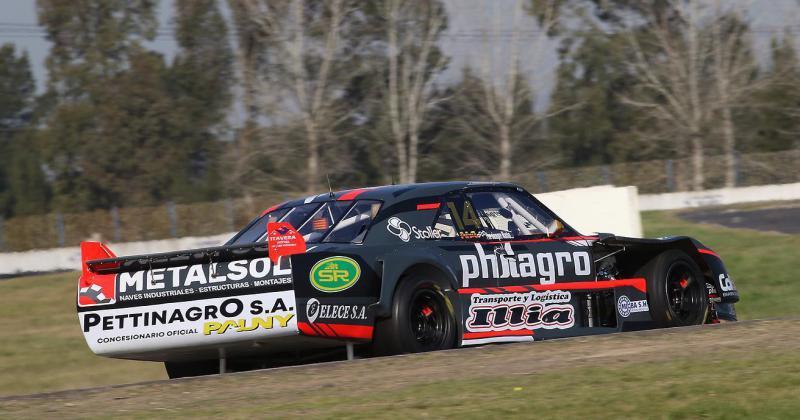 Alfonso Domenech sumó puntos importantes para seguir en carrera por el título