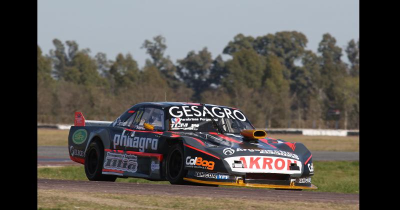 Alfonso Domenech fue protagonista en los dos entrenamientos de ayer con la Dodge del equipo Galarza Racing