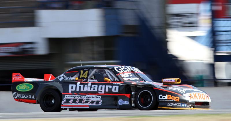 Domenech se quedó con la pole la serie y la final en la fecha 15 del TC Mouras