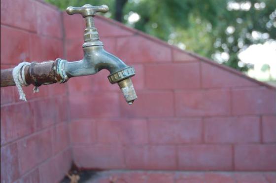 �Hasta cu�ndo en lo que va de diciembre 4 veces distintos barrios de la ciudad sufrieron la falta de agua