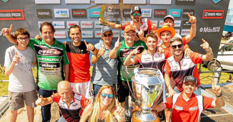 Los integrantes del MG-C Pergamino durante la celebración del título Este año el equipo buscar� otra corona