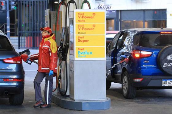 El incremento se dio a conocer horas después de que el Indec anunciara la inflación de febrero