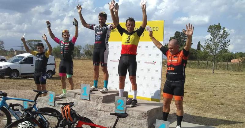 El podio de M�ster C que tuvo como vencedor al pergaminense Jorge S�nchez