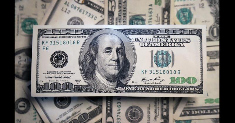 El dólar blue retrocede 3 y se vende a 391 en el mercado paralelo