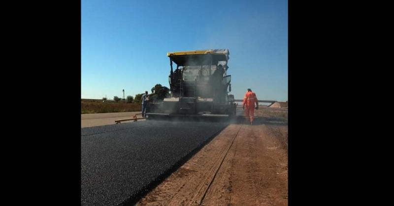 Esta semana se concretó la colocación de la último capa de asfalto en un tramo de la ruta