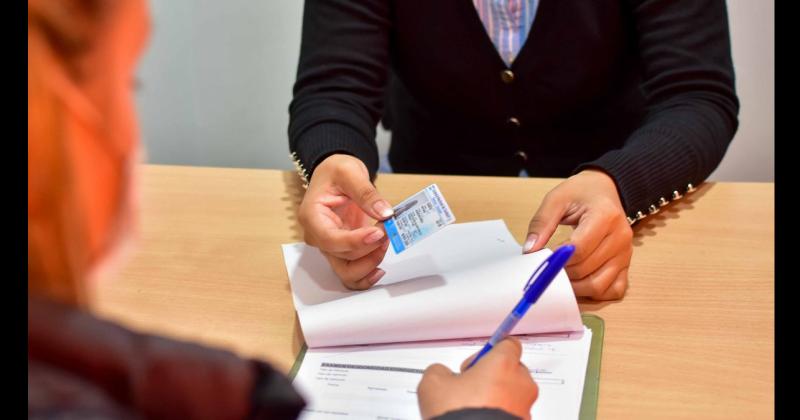 Sin turno previo gestionado en la web del Municipio no se pueden hacer renovaciones ni licencias por primera vez