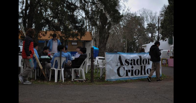 El Rincón Patero es atendido por el Fortín Pergamino- ofrecen asado choripanes picadas y mucho m�s