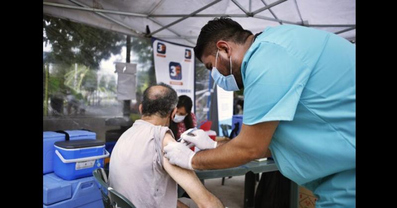 Solo el 49-en-porciento- de la población bonaerense est� al día con las vacunas