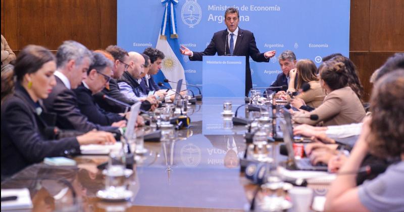 Sergio Massa atendió a la prensa internacional tras las elecciones del domingo
