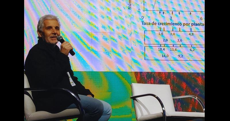 Cirilo tuvo una notable carrera en el �mbito académico en diferentes universidades nacionales
