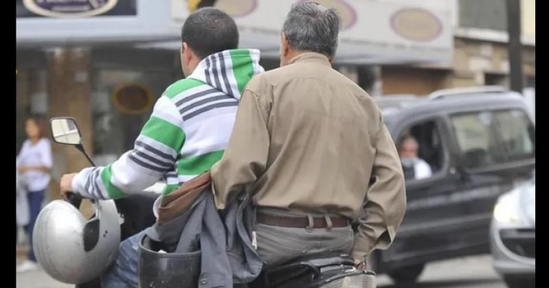 Circular en motos sin casco es la falta m�s reiterada que se cobra en Pergamino Luego est� circular sin seguro y no tener licencia
